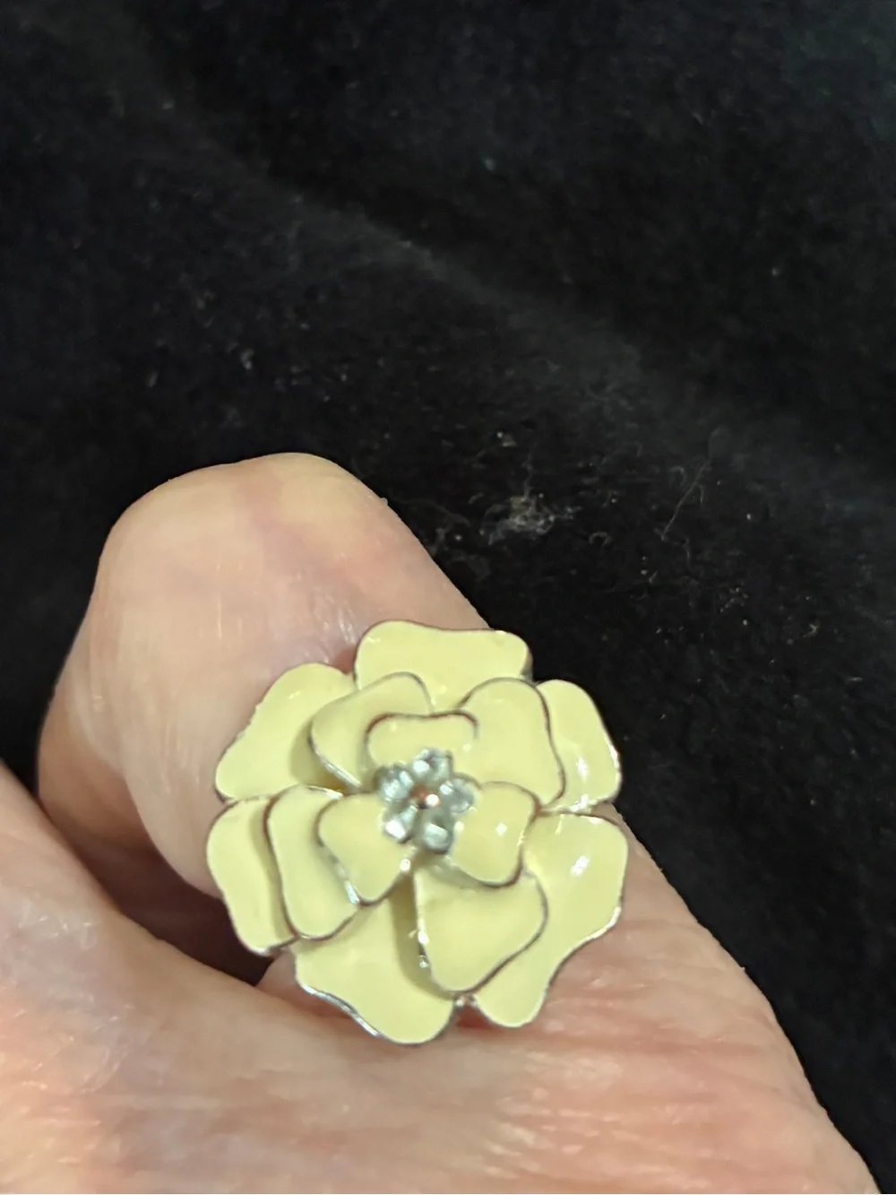 5 costume ring set size about 7.5 all adjustable except for yellow flower